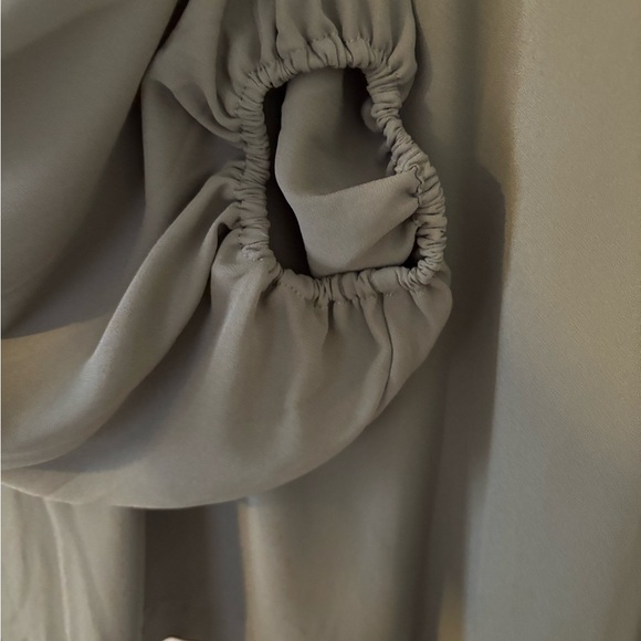 LOFT Olive Green Women's Blouse - Picture 5 of 5